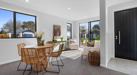 3 bedroom home in Magnolia Estate - Photo 2