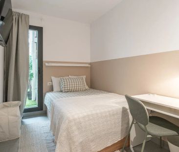 Room in a shared 4-bedroom apartment for rent in Sants-Badal, bills included - Foto 3