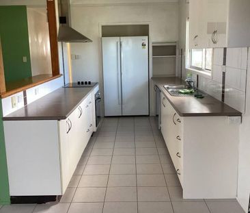 Partly Furnished 3 Bedroom Top Floor Unit with Pool - Photo 2