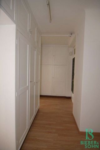 Blick ins Grüne! Zentrumsnahe Loggia-Wohnung – WG geeignet! Garagenplatz! - Photo 2