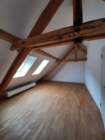 Living at the station with good transport links - Photo 4