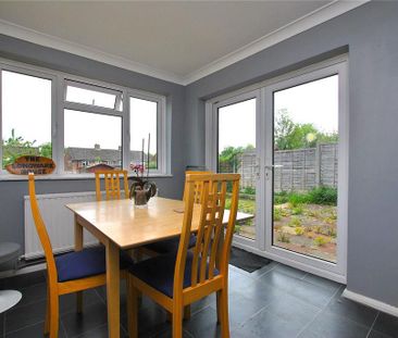 4 bedroom semi-detached house to rent - Photo 5