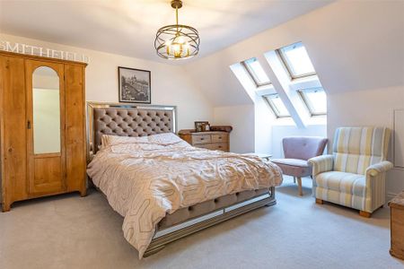 4 bedroom semi-detached house to rent - Photo 4