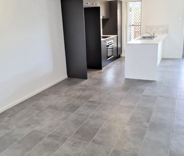 NEAR NEW 3 BEDROOM TOWNHOUSE, AVAILABLE NOW INSPECTIONS BY APPOINTMENT - Photo 1