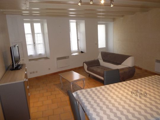 Location Maison 2 pièces 58m² COGNAC 16100 - Photo 1