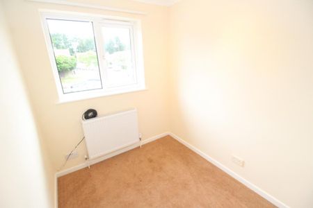 3 bedroom detached house to rent - Photo 2