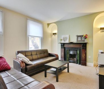 3 bedroom maisonette to rent - Photo 2