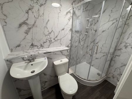 Broadmeadow Flats, Warstones Drive, Wolverhampton - Photo 5