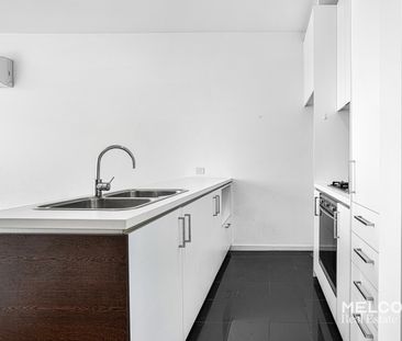 SENSATIONAL TWO BED IN THE HEART OF CBD - UNFURNISHED - Photo 6