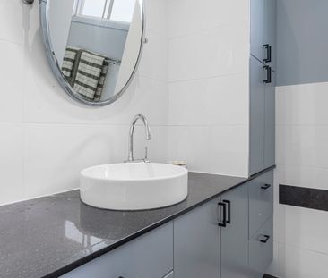 Coastal Comfort Just Moments from the Foreshore - Photo 4