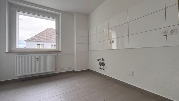 *** Wir modernisieren für Sie! Charmante Altbauwohnung mit Duschbad in grüner Lage! *** - Photo 1