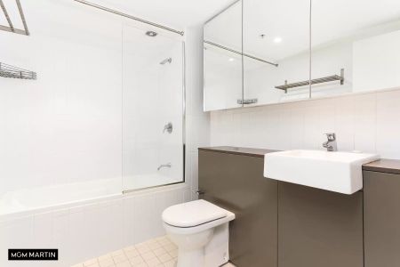 MGM MARTIN - TWO BEDROOM APARTMENT - Photo 5