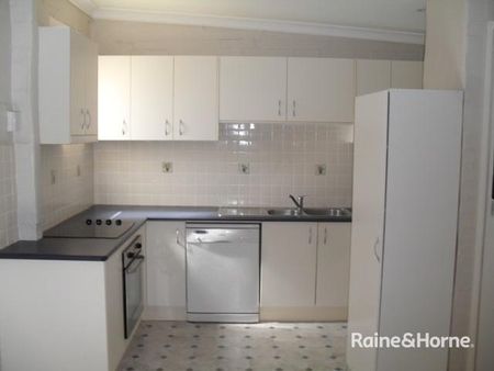 23 Piper, Bathurst, NSW 2795 - Photo 3