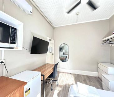 Room for Rent in the Heart of Oxford Street - Photo 1