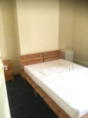 3 bedroom house share to rent - Photo 3