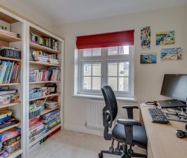 4 bedroom detached house to rent - Photo 1