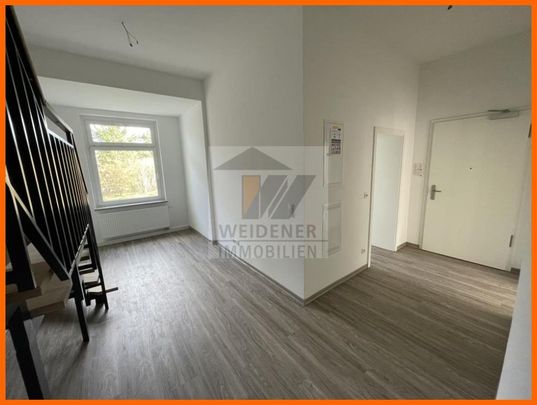 Erstbezug nach Sanierung! 4-Raum-Maisonettewohnung mit Balkon und Terrasse ins Grüne! - Photo 1