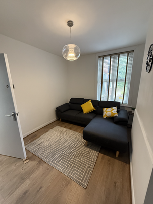 6 bedroom house to rent - Photo 1