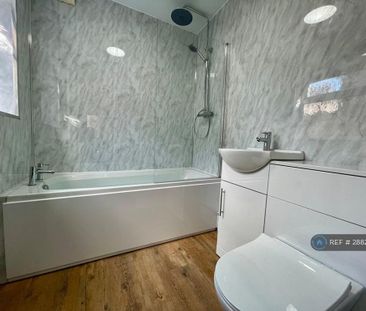 2 bedroom terraced house to rent - Photo 4