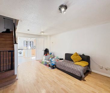 Coney Grange, Warfield, Bracknell, Berkshire, RG42 - Photo 1