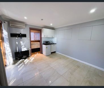 CUTE LITTLE STUDIO FLAT - Photo 3