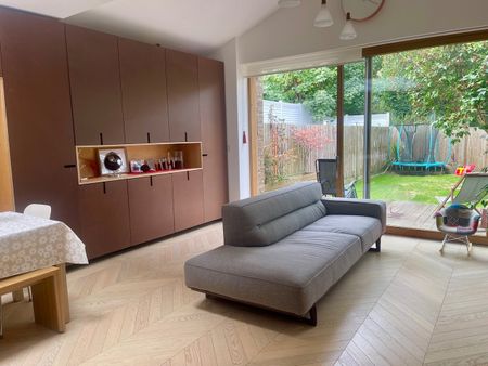 4 Bed Terraced House, Beardell Street, SE19 - Photo 5