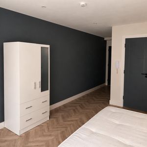 Albemarle Gardens, New Malden KT3, London - Photo 3