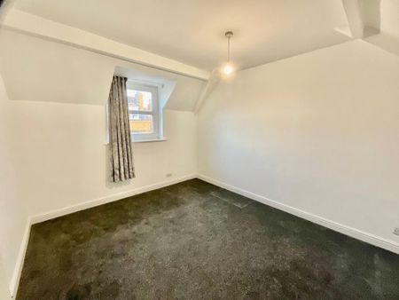 4 bedroom end of terrace house to rent - Photo 4