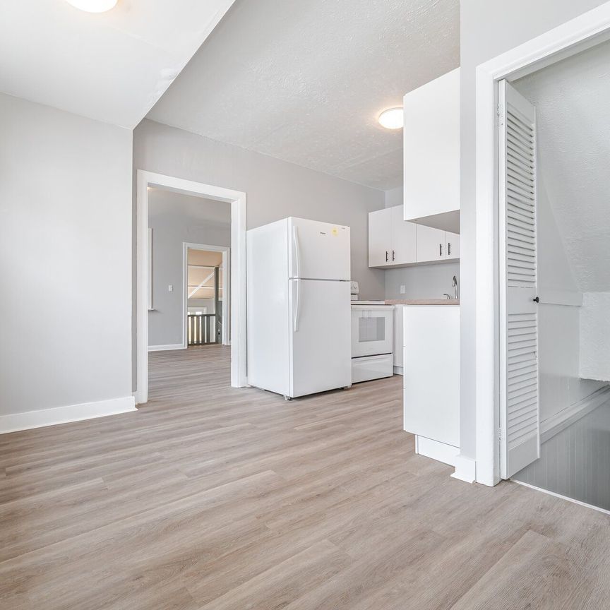 For Lease - 128 Cross Avenue, Oakville, Ontario - Photo 1