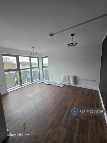 2 bedroom flat to rent - Photo 2