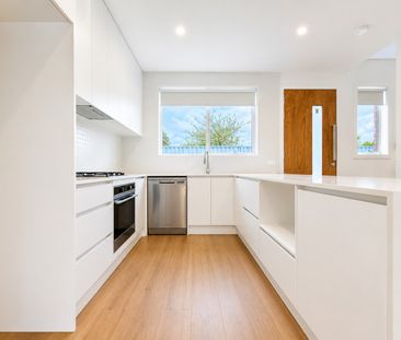 Luxury Modern Townhouse in a Convenient Reservoir Location - Photo 6