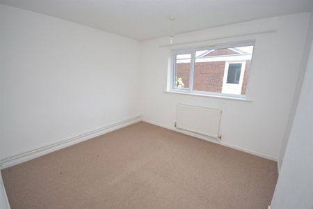 2 BED Detached bungalow To rent - Photo 3