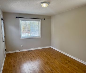 For Lease - 23 Robert Street, Wasaga Beach, Ontario - Photo 4