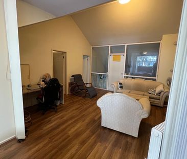 West Melbourne - Photo 6