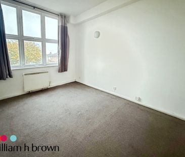 Stanford House, East Tilbury, Princess Margaret Road - Photo 4