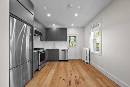 For Lease - 2461 Queen Street Unit# 4, Toronto, Ontario - Photo 4