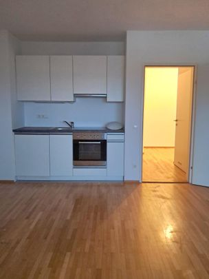 Rudolfstraße 24/5/DG: Hübsche 2-Zimmerwohnung 57,78m2 mit Blick zum Schlossberg, ablösefreie Küche, 5.Liftstock! - Photo 1