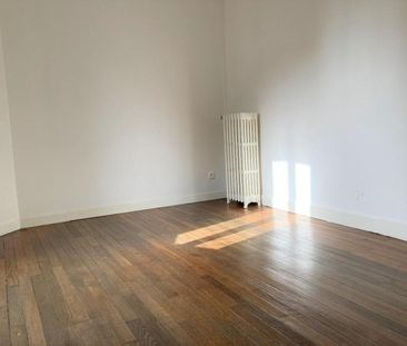 Location Appartement 4 pièces 82m² MONTMIRAIL 51210 - Photo 3