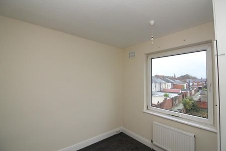 2 bedroom semi-detached house to rent - Photo 4