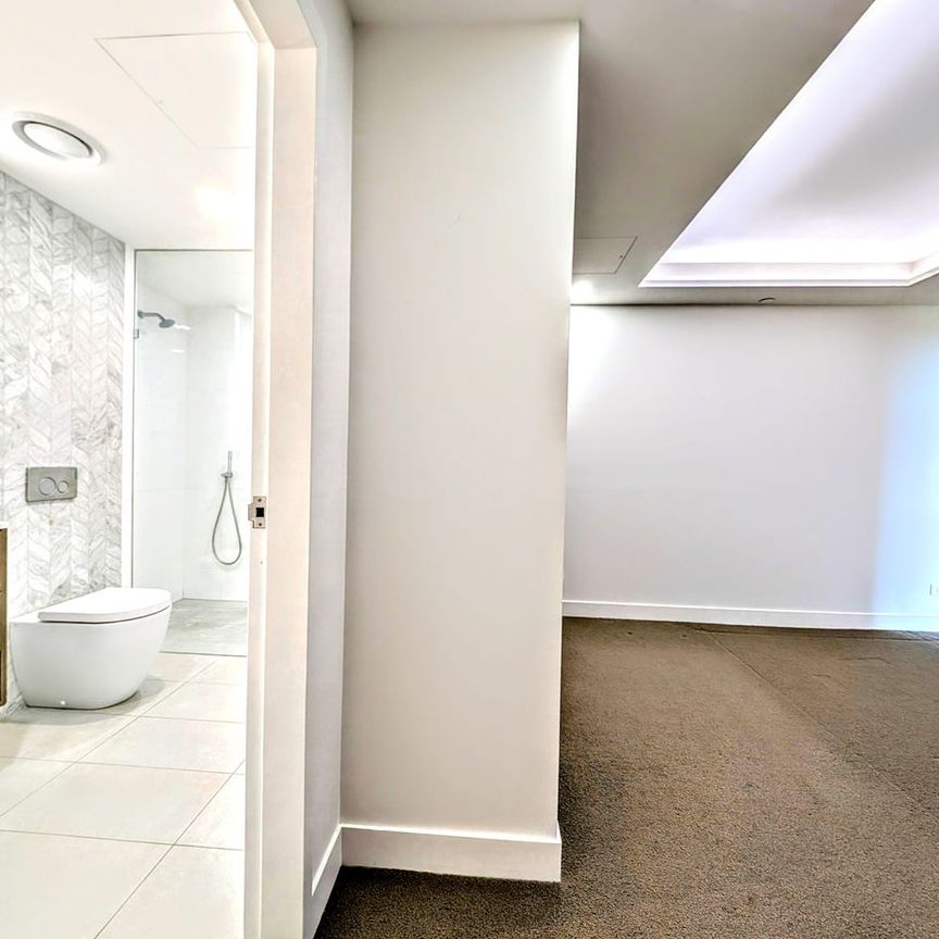 Superb modern apartment with iconic harbour view - Photo 1