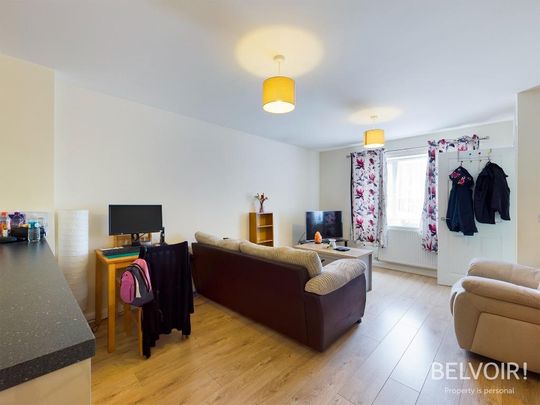 3 bedroom end of terrace house to rent - Photo 1