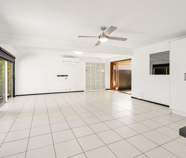 Three-Bedroom Home with Large Open-Plan Living - Photo 6