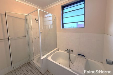 Male/Men Only Boarding House Accommodation - Photo 5