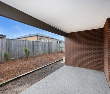 22 Fitzrovia Drive, Wyndham Vale, Vic 3024 - Photo 4