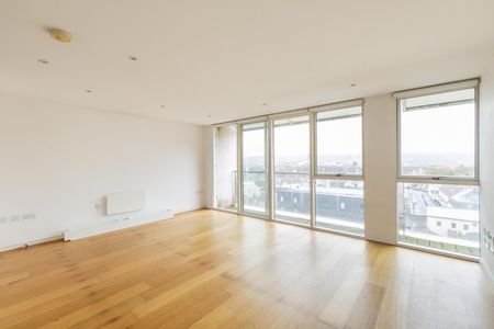 2 Bed Flat - Photo 3