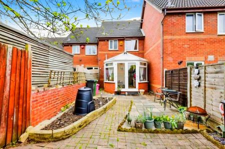 2 bedroom house to rent Saltwood Avenue, Berkeley Alford, Worcester, Worcestershire, WR4 - Photo 4