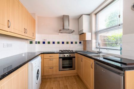 2 bedroom house to rent Eclipse Terrace, Upper Bath Street, Cheltenham, GL50 - Photo 4