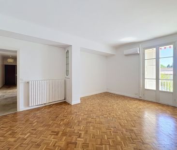 Location Appartement 4 pièces 98m² NICE 06000 - Photo 2