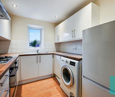 4 bedroom terraced house to rent - Photo 2