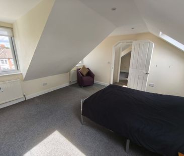 3 Bed Maisonette, Fairmile Ave, SW16 - Photo 6